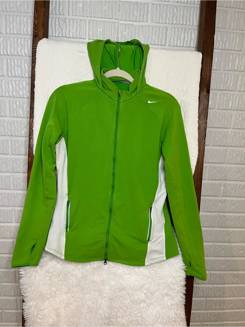 Nike Women's Full Zip Green & White Running Women’s Large Jacket